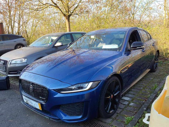 Pogled sprijeda lijevo