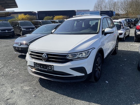 Pogled sprijeda lijevo