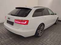 Skats no labās puses aizmugurē