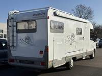 Aanzicht achter rechts