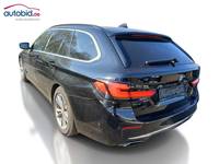 Vue de l’arrière gauche