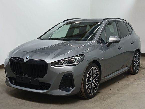 Изглед отпред отляво