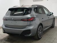 Изглед отзад отдясно