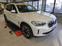 Skats no labās puses priekšā