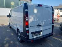 Pogled od pozadi levo