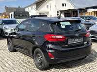 Vaade tagant vasakult