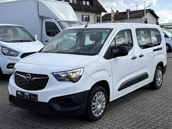 Pogled sprijeda lijevo