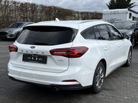 Изглед отзад отдясно