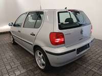 Skats no kreisās puses aizmugurē