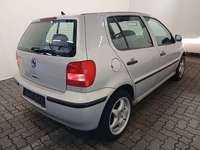 Skats no labās puses aizmugurē