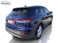 Skats no labās puses aizmugurē