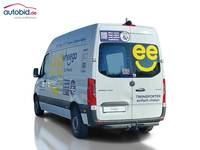 Skats no kreisās puses aizmugurē