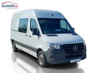 Skats no labās puses priekšā