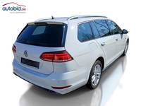 Skats no labās puses aizmugurē