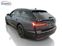 Skats no kreisās puses aizmugurē