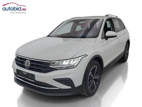 Вид спереди слева