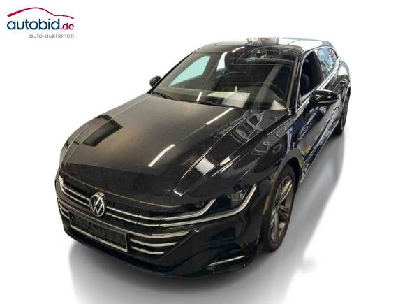 Skats no kreisās puses priekšā