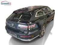 Skats no labās puses aizmugurē