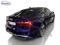 Skats no labās puses aizmugurē