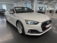 Skats no labās puses priekšā