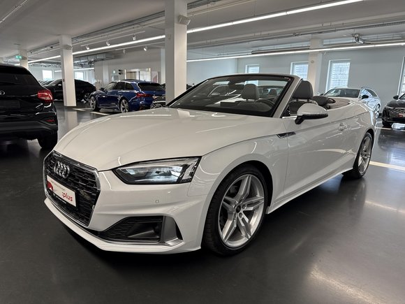 Skats no kreisās puses priekšā