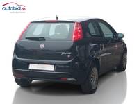 Skats no labās puses aizmugurē