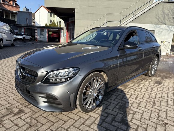 Вид спереди слева