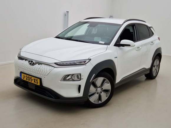 Skats no kreisās puses priekšā