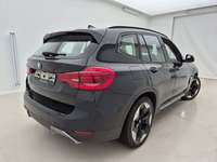 Pogled od pozadi desno