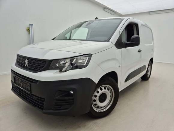 Pogled od napred levo