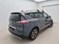 Pogled od pozadi desno