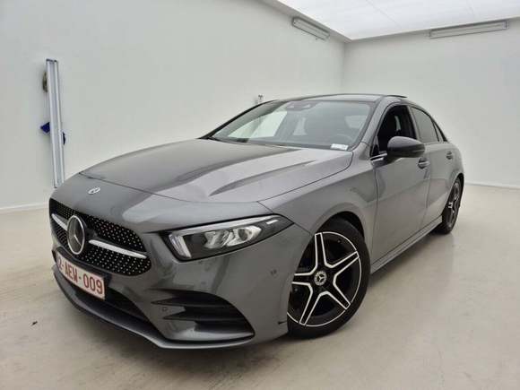 Pogled od napred levo