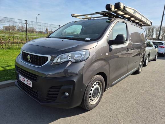 Pogled od napred levo