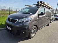 Pogled od napred levo