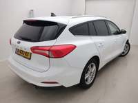 Pogled od pozadi desno