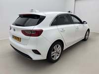 Pogled od pozadi desno