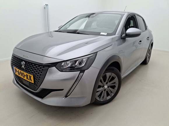 Pogled od napred levo