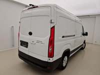 Pogled od pozadi desno