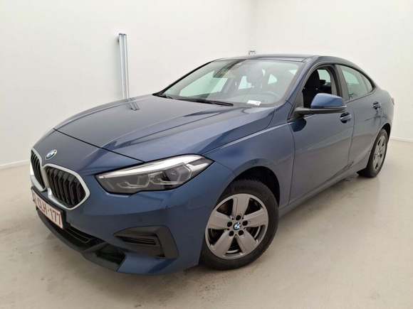 Pogled od napred levo