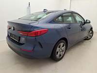 Pogled od pozadi desno