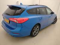 Pogled od pozadi desno