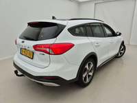 Pogled od pozadi desno