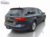 Skats no labās puses aizmugurē