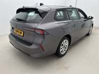 Pogled od pozadi desno