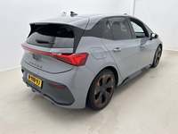 Pogled od pozadi desno