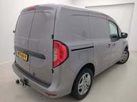 Pogled od pozadi desno