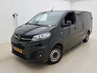 Skats no kreisās puses priekšā