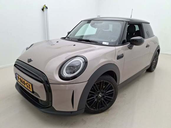 Skats no kreisās puses priekšā