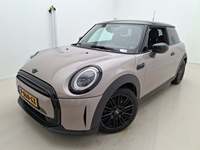 Skats no kreisās puses priekšā