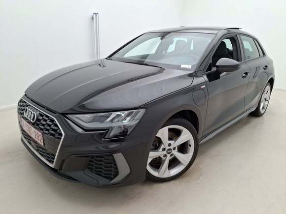 Pogled od napred levo